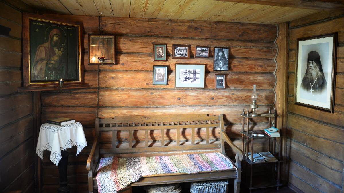 В келии преподобного Амвросия Оптинского