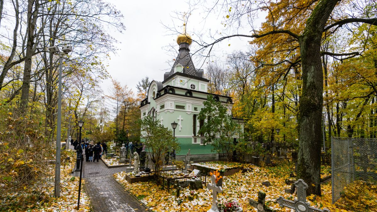 Часовня блаженной Ксении Петербургской на Смоленском кладбище г. Санкт-Петербурга