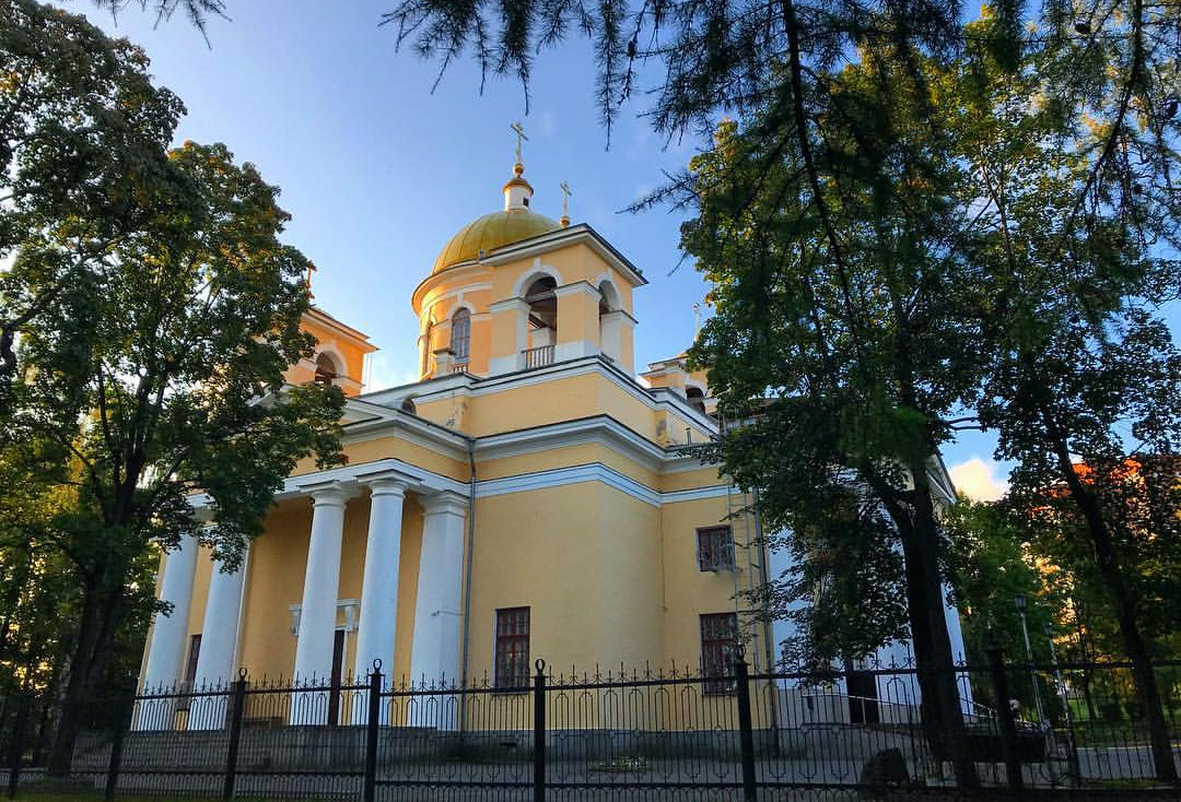 Невская церковь москва. Александро-Невский собор Петрозаводск. Храм Александра Невского Петрозаводск. Петрозаводск собор Александра Невского (1823). Святодуховский кафедральный собор Петрозаводск.