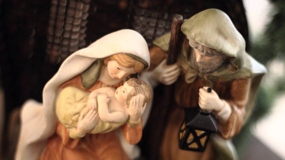 Дева Мария с Младенцем Христом и Иосиф Обручник - фигурки вертепа