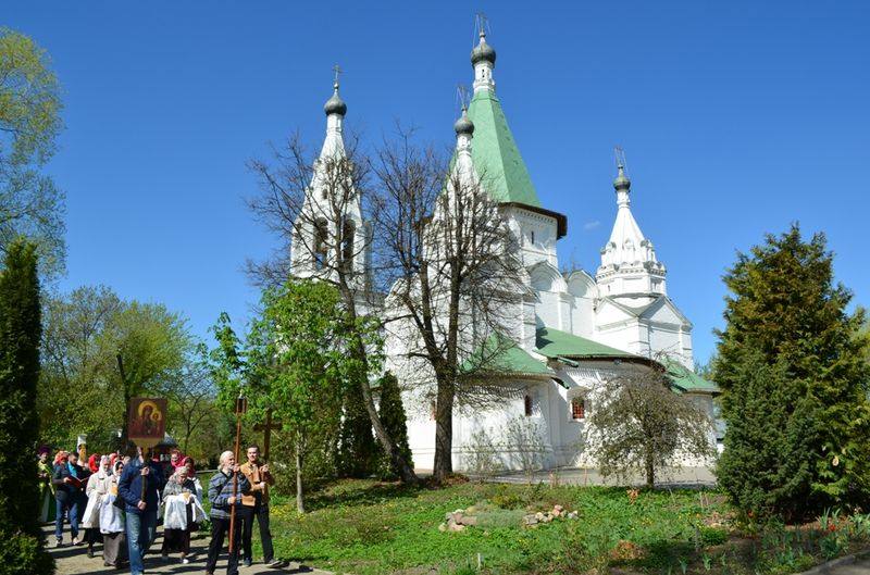 Храм живоначальной троицы в троице голенищево. Храм Троицы Живоначальной в Троицком-Голенищеве. Церковь Троицы Живоначальной в Троицком-Голенищеве 1644-1645 ). Церковь Троицы Живоначальной в Троицком-Голенищеве план. Церковь Троицы Живоначальной в Троицком-Голенищеве внутри.