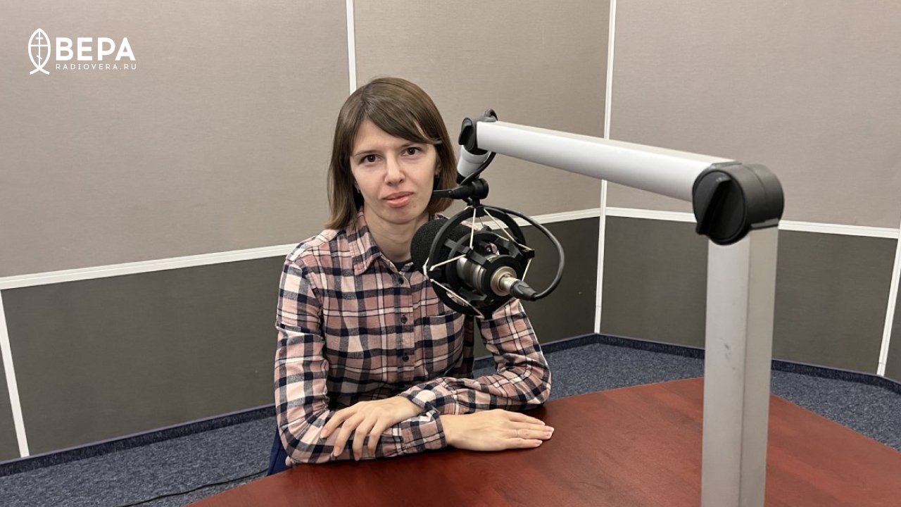 Анастасия Иванова в студии Радио ВЕРА